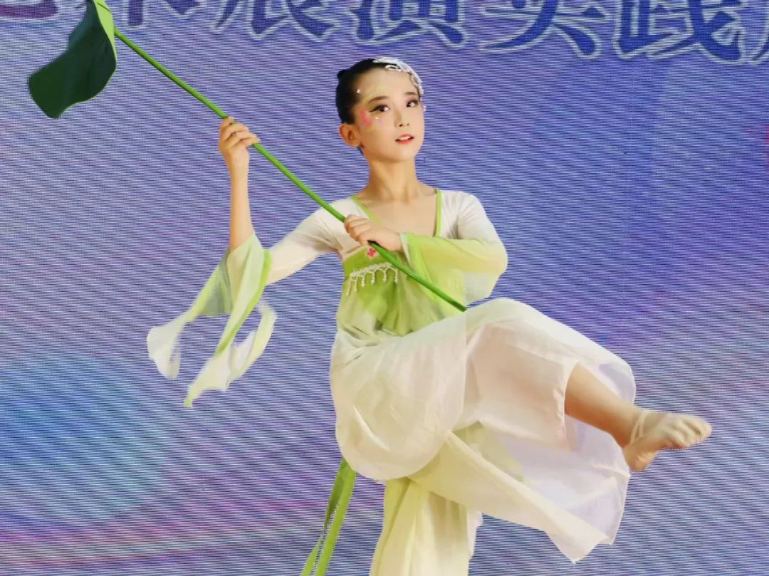 慧灵舞蹈首届独舞第三弹展示来袭，坚持舞蹈，滋养身心，焕发光彩！