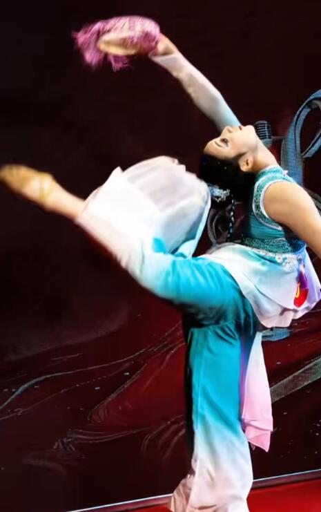 热烈祝贺慧灵舞蹈的六名学员晋级安庆电视台举办的少儿才艺大赛决赛